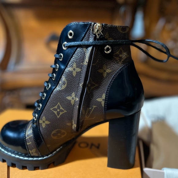 Louis Vuitton Star Trail Ankle Boot-pristine like new condition - Picture 9 of 11